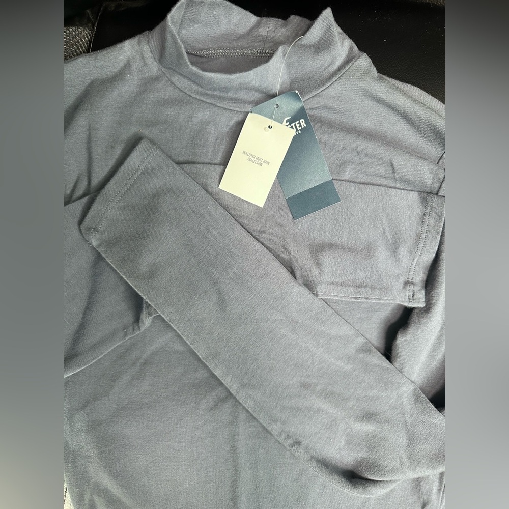 Hollister mock neck light blue small NWT tshirt